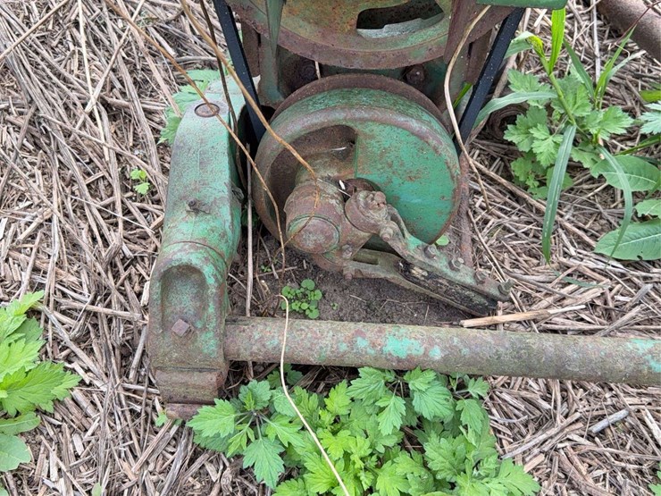 john-deere-350-sickle-mower-image-17