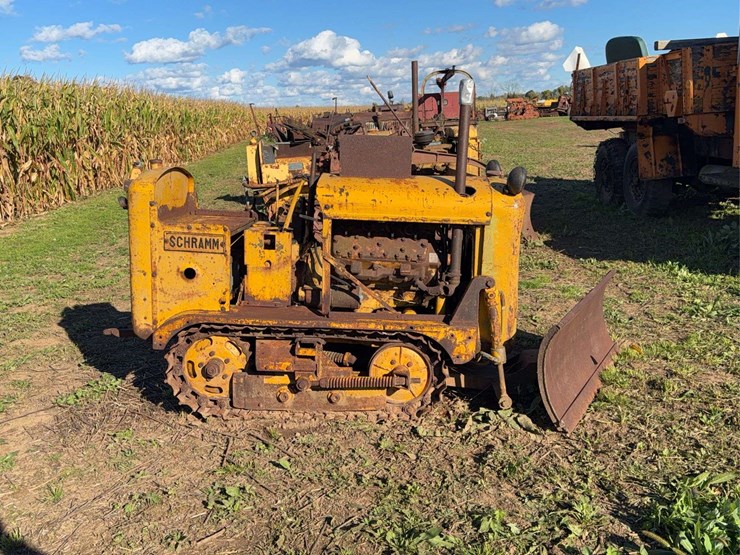 schramm-60-crawler-tractor-image-2