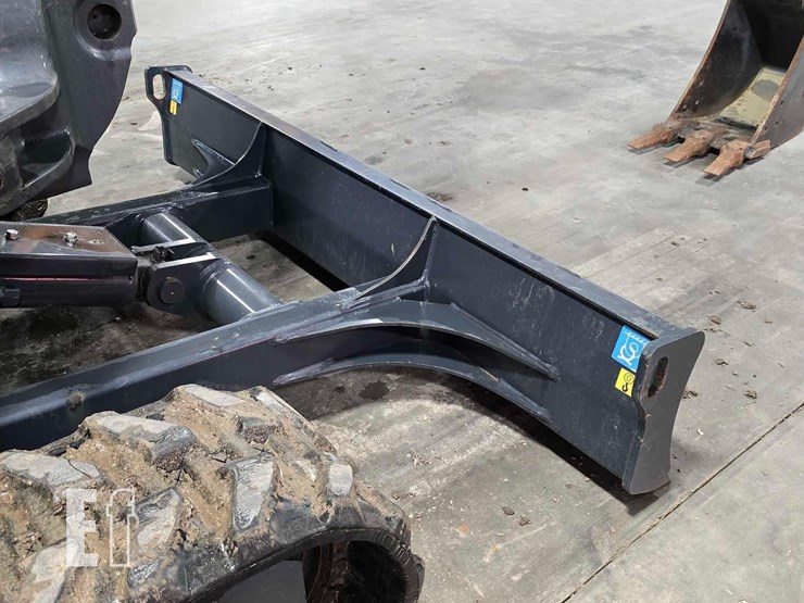 2025-deere-35-p-tier-image-15