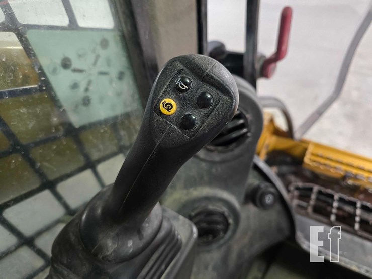 2021-caterpillar-289d3-image-16