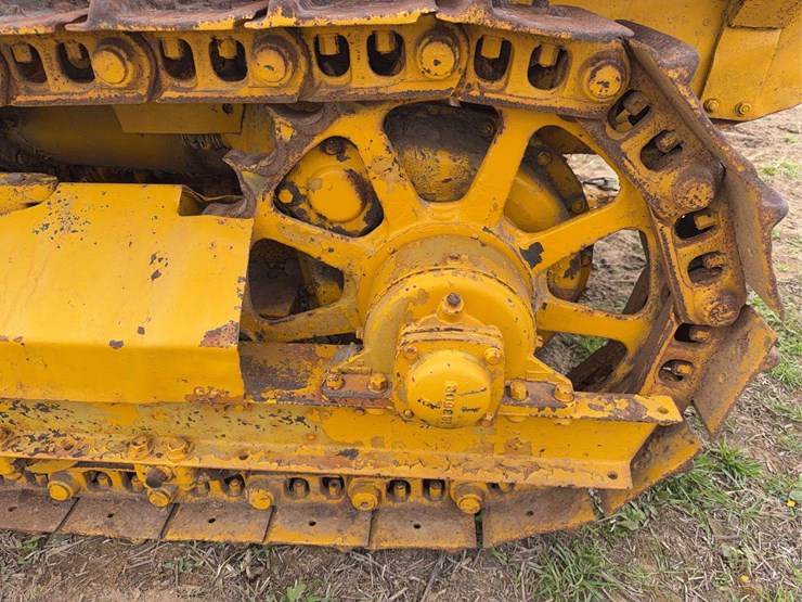caterpillar-twenty-eight-image-37
