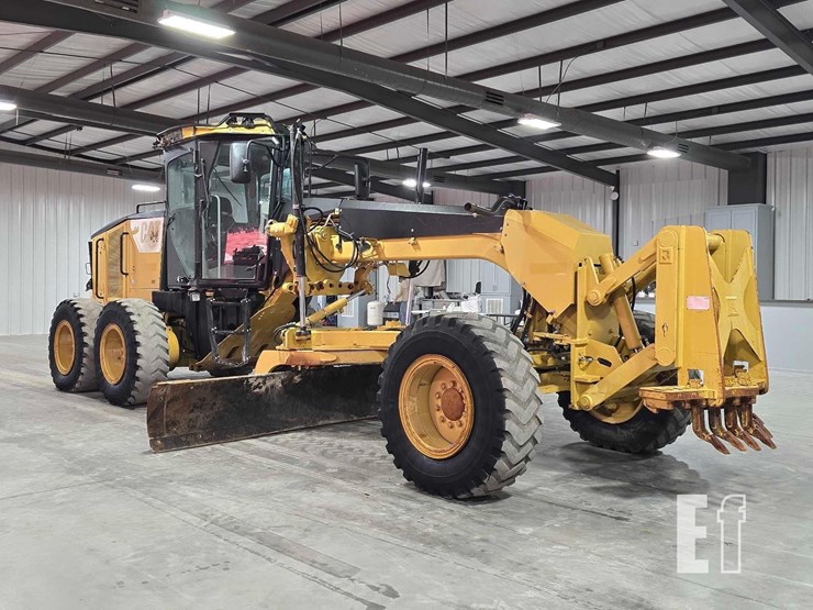 2009-caterpillar-120m-image-2