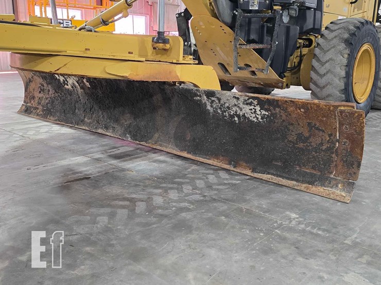2009-caterpillar-120m-image-9