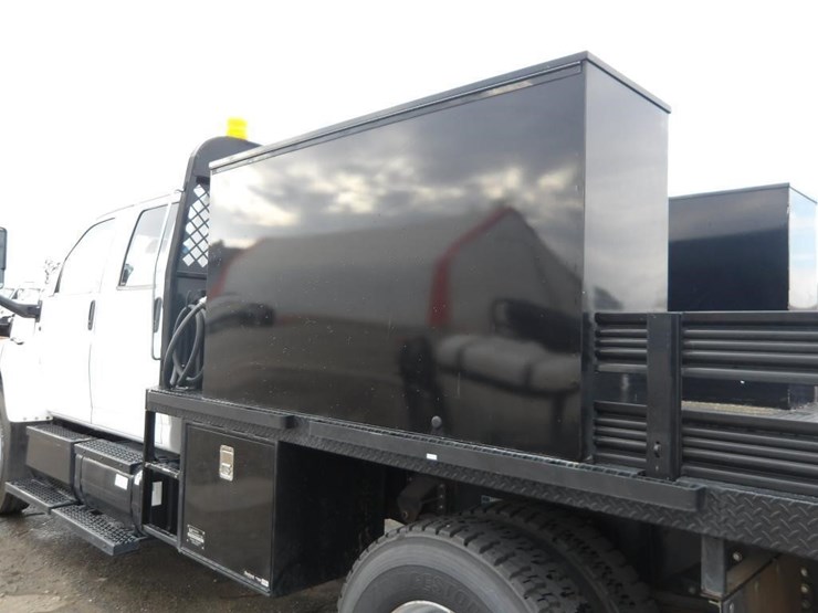 2009-chevrolet-c7500-service-truck-image-16