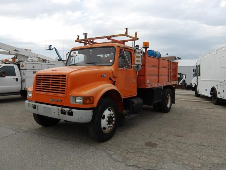 2001-international-4900-image-1