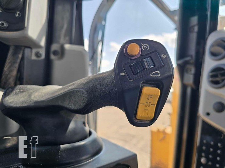 2019-caterpillar-d6t-xl-image-19