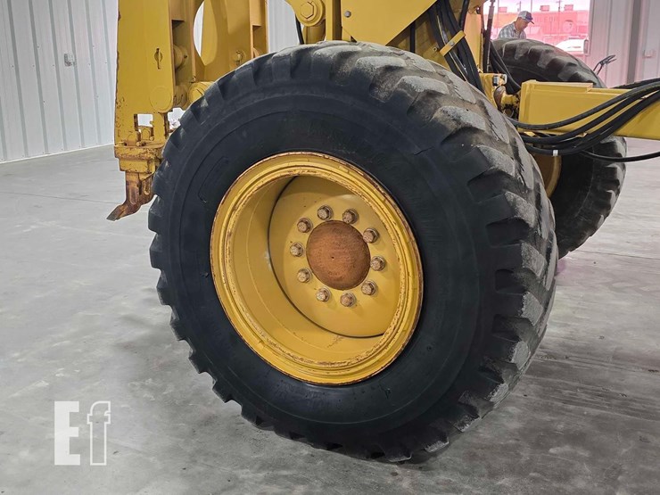 2009-caterpillar-120m-image-25