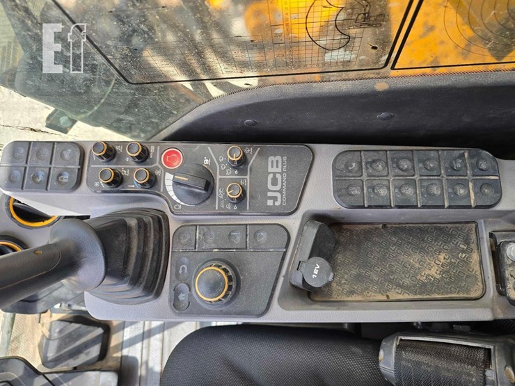 2023-jcb-220x-lc-image-18