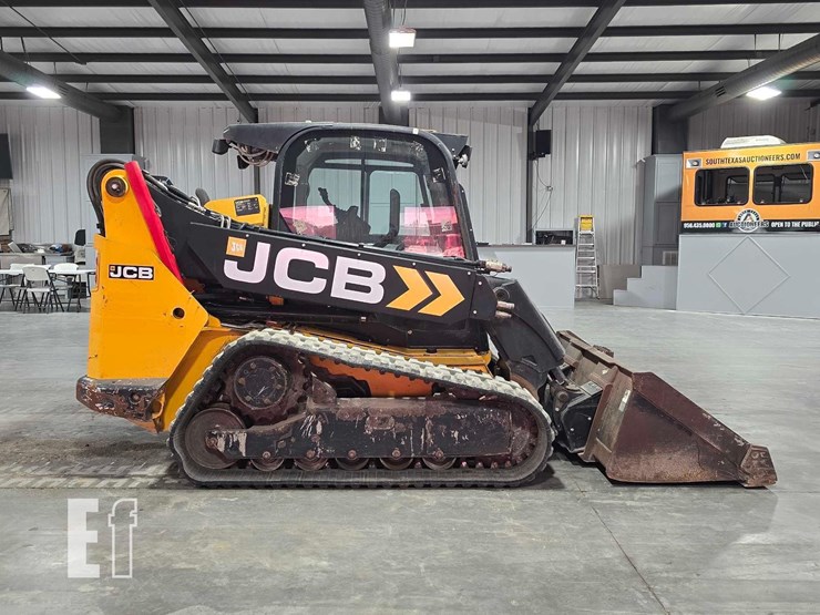 2021-jcb-3ts-8t-image-6