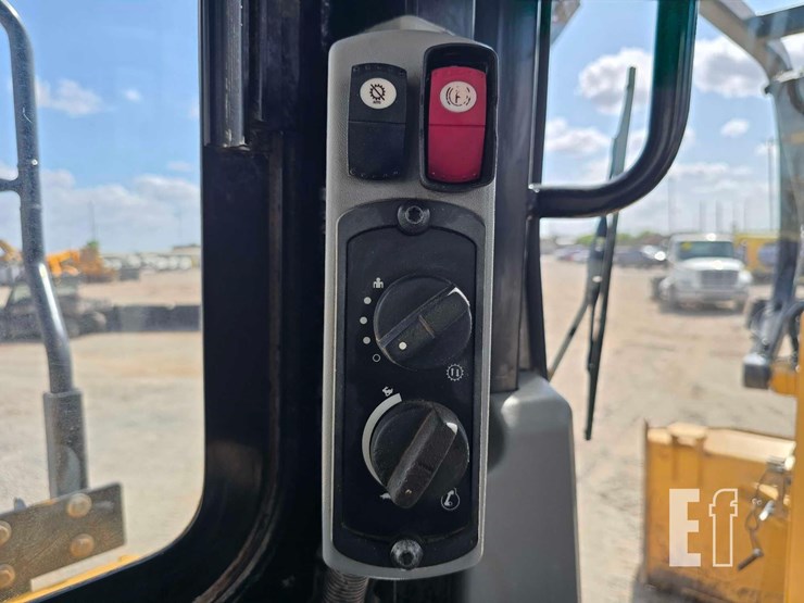 2019-caterpillar-d6t-xl-image-20