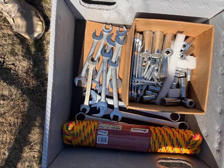 #41620-•-sockets,-wrenches,-and-screwdrivers-image-6