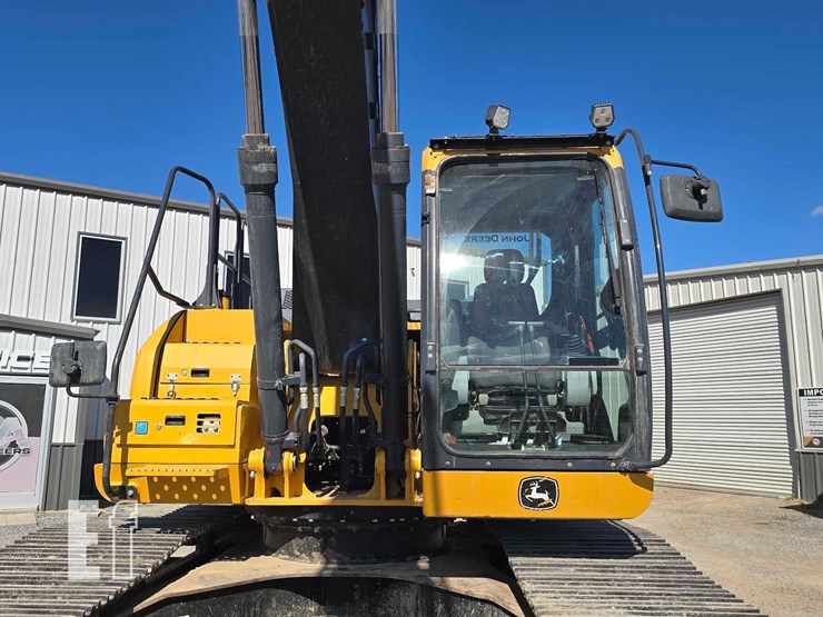 2022-deere-210g-lc-image-13