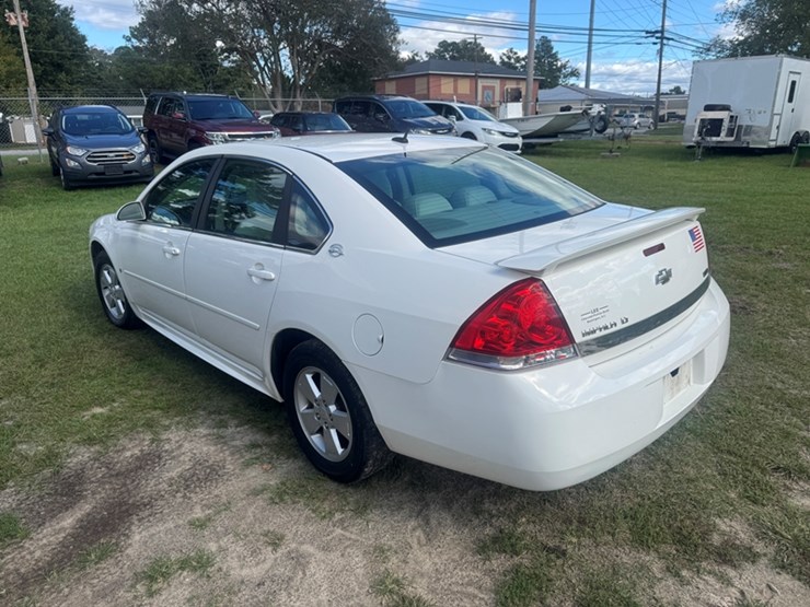 2009-chevrolet-impala-lt-sedan-122,548-miles-showing---2g1wt57k691252030-image-4