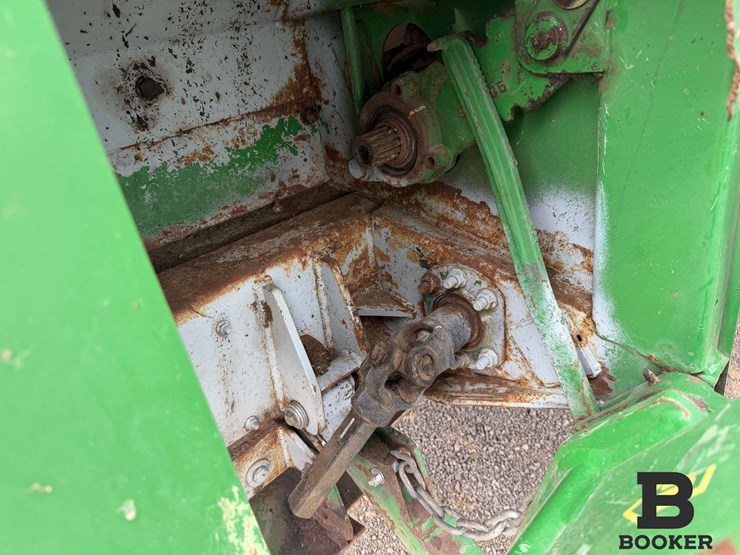 john-deere-moco-946-pull-type-swather-image-26