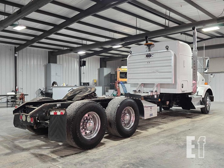 2012-kenworth-t800-image-3