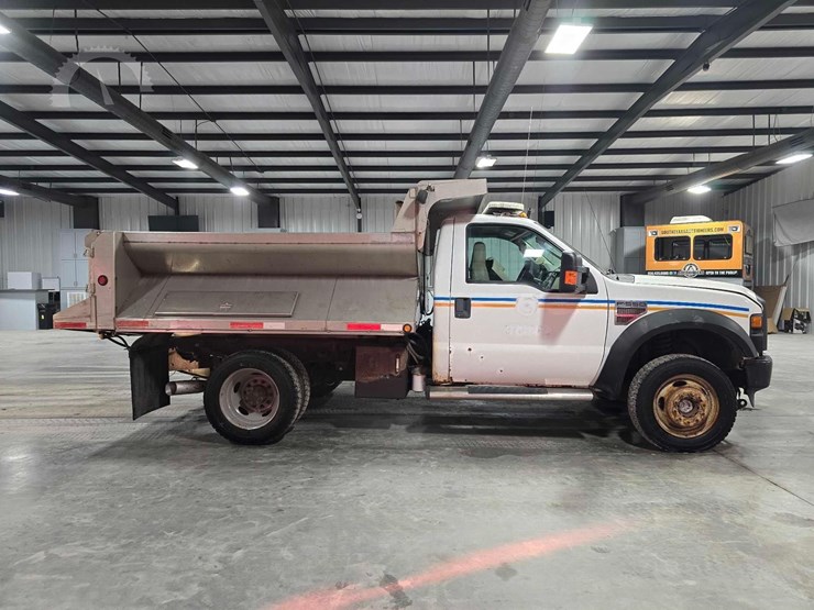 2010-ford-f550-image-6