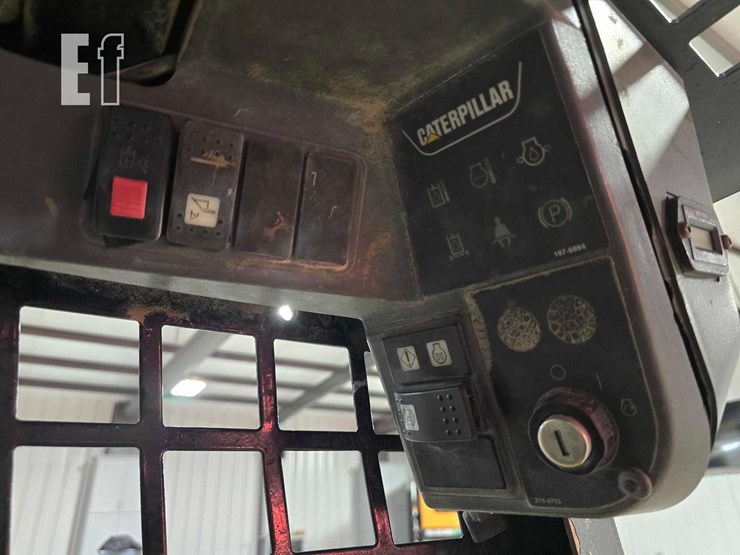 2012-caterpillar-252b3-image-17