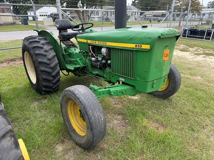 john-deere-830-2wd-diesel-tractor-image-2