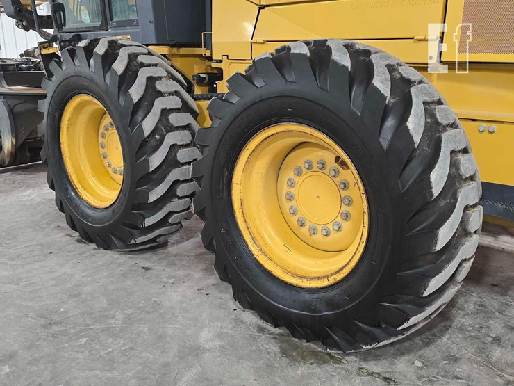 2018-deere-770g-image-34