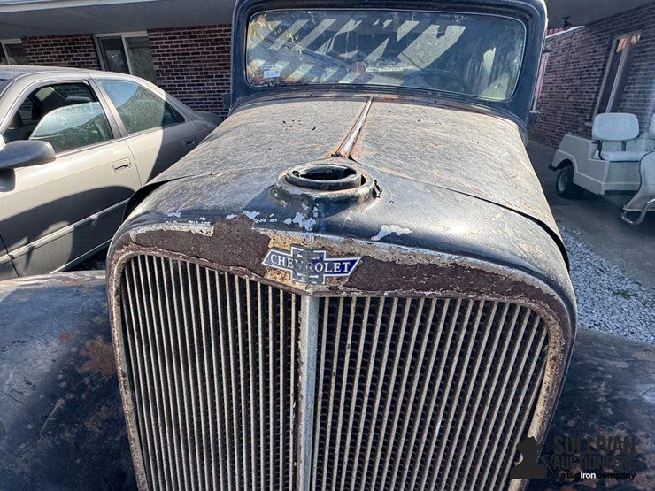 run-#16---1933-chevrolet-4-door-sedan-image-8