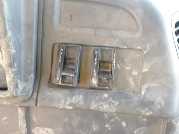 2007-sterling-l7500-drilling-rig-truck-image-31