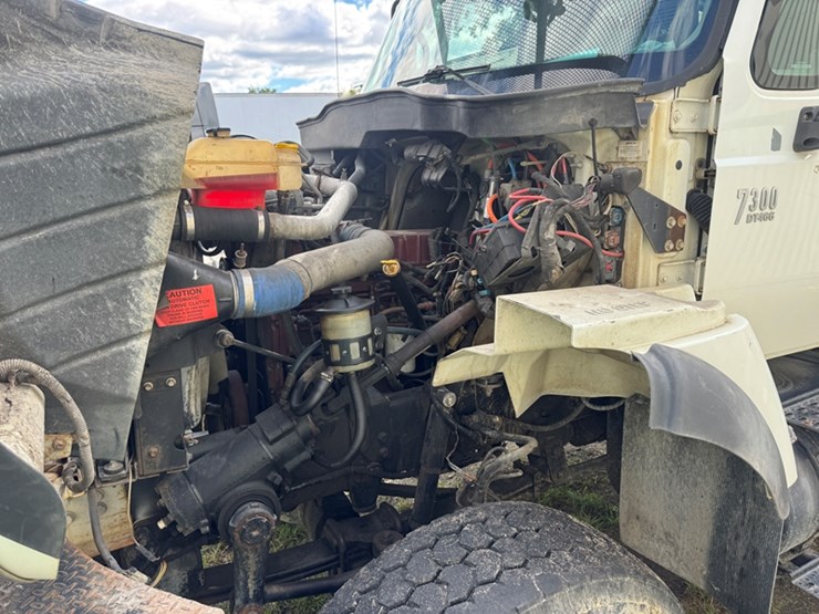 2003-international-workstar-7300-digger-derrick-truck---4wd---6-spd-manual-122,710-miles-showing-image-7