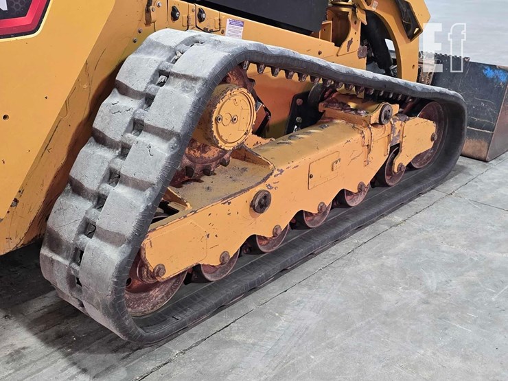 2021-caterpillar-299d3-image-37
