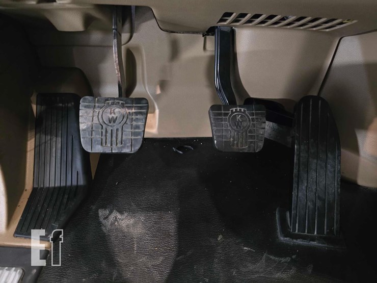 2019-kenworth-t680-image-11