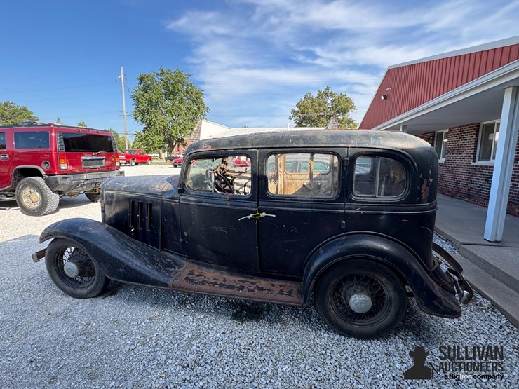 run-#16---1933-chevrolet-4-door-sedan-image-6