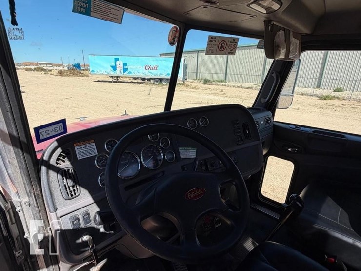 2013-peterbilt-386-image-13
