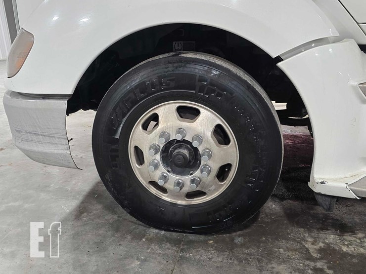 2015-kenworth-t680-image-19