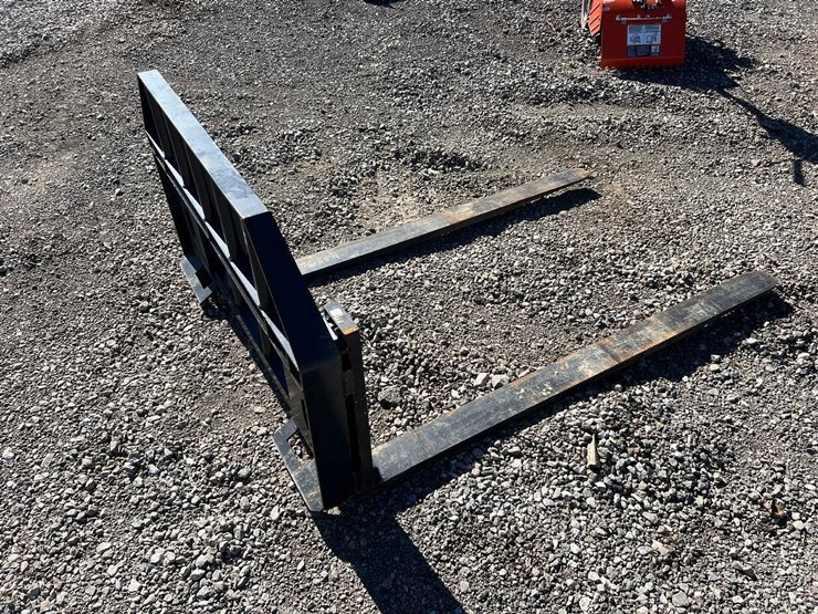 jct-60”-skid-steer-pallet-forks-image-3