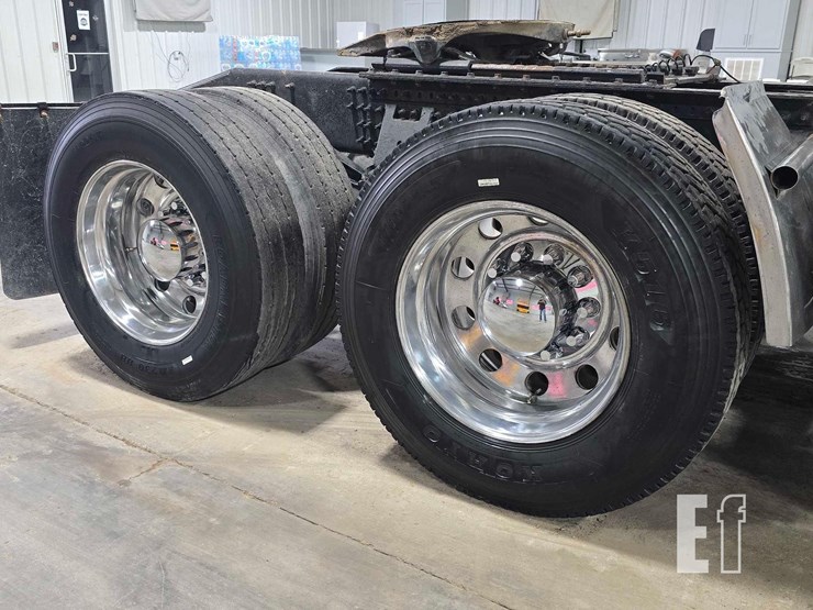 2020-mack-granite-64bt-image-22