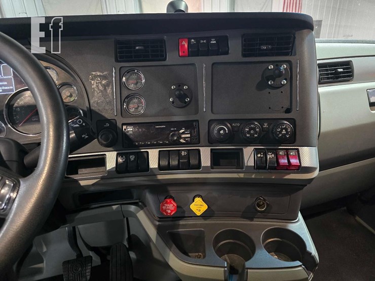 2020-kenworth-t680-image-14