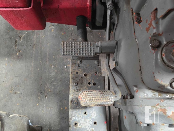massey-ferguson-245-image-16