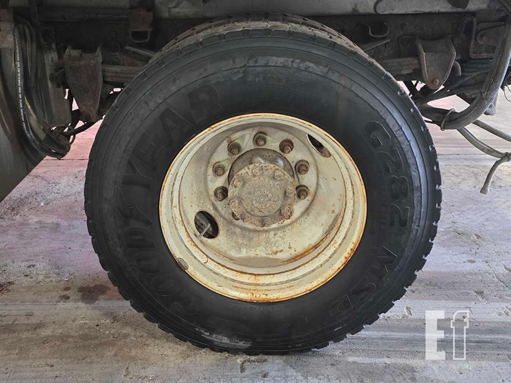 2010-hino-338-image-23
