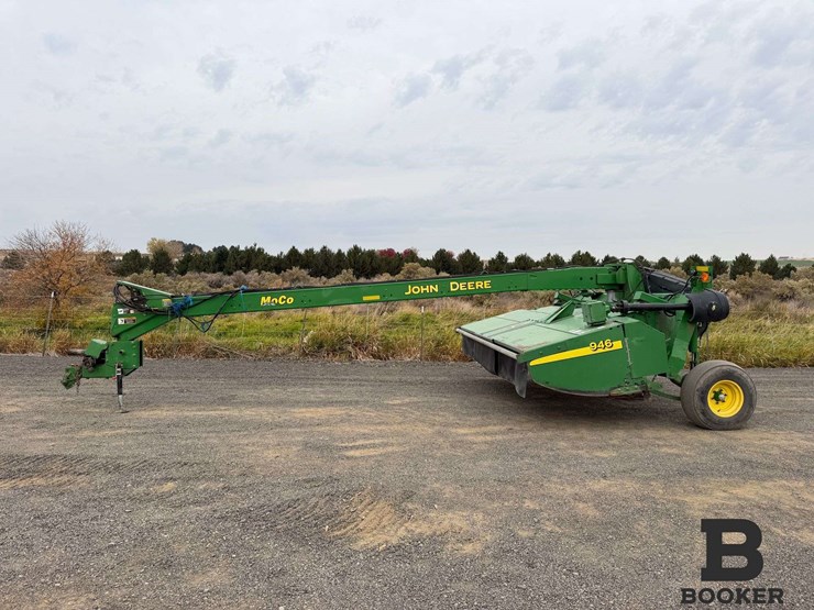 john-deere-moco-946-pull-type-swather-image-3