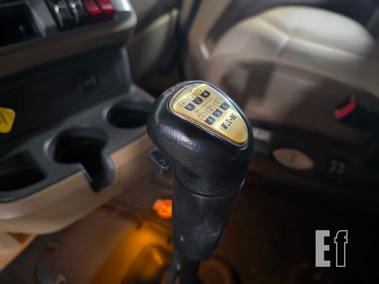 2020-kenworth-t680-image-15