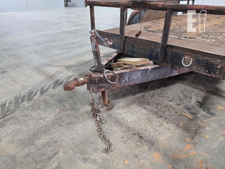 14-foot-tandem-axle-flatbed-utility-/-equipment-tr-image-12
