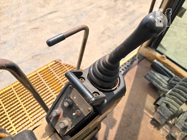 1996-caterpillar-350l-image-17