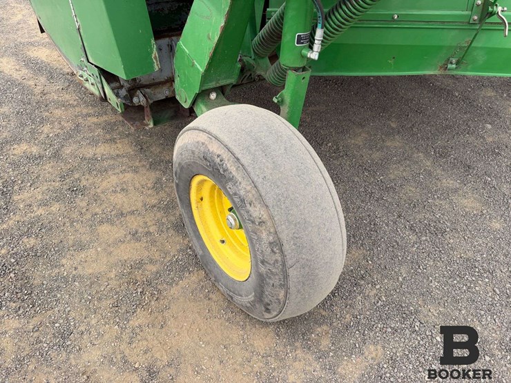 john-deere-moco-946-pull-type-swather-image-28