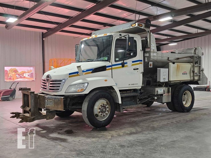 2010-hino-338-image-1