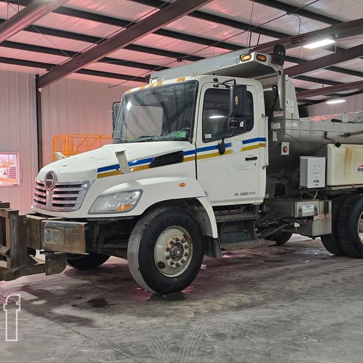 2010 HINO 338