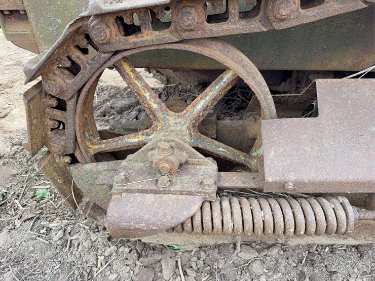 caterpillar-ten-image-40