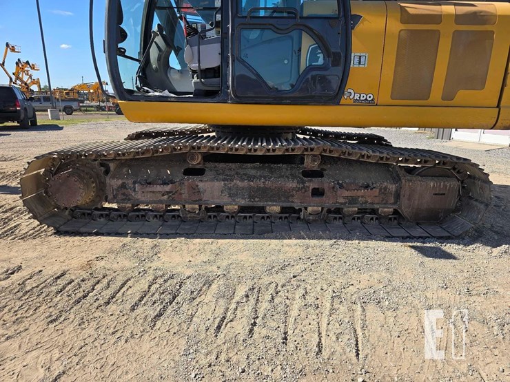 2022-deere-210g-lc-image-26