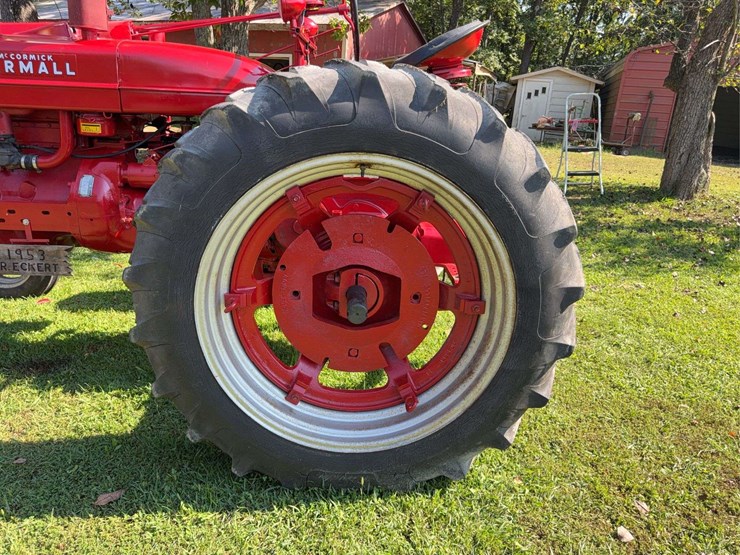 1953-farmall-super-m-image-28