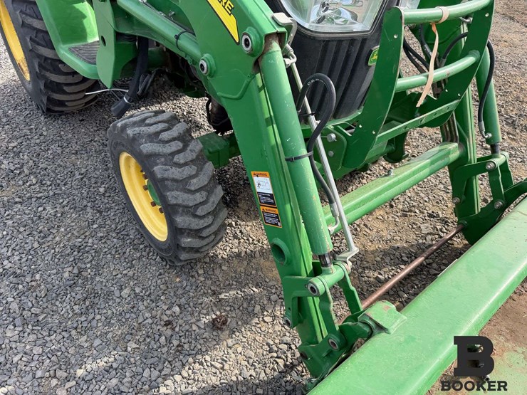 2014-john-deere-3039r-tractor-w/h165-loader-image-12