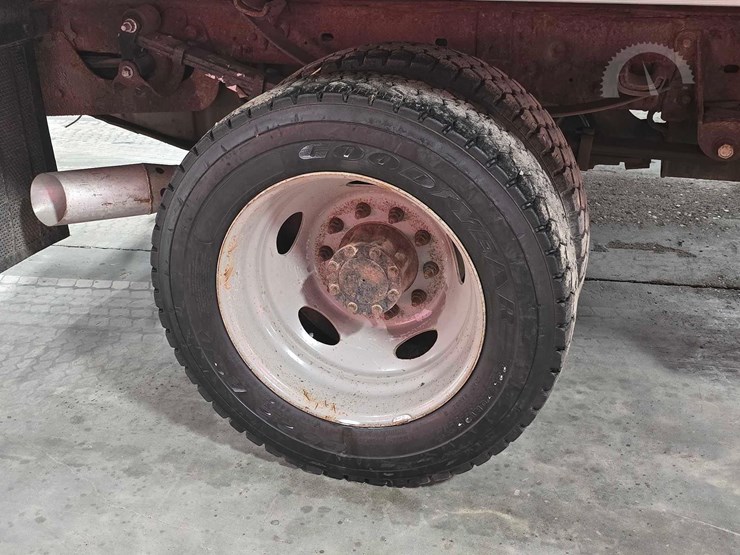 2010-ford-f550-image-20