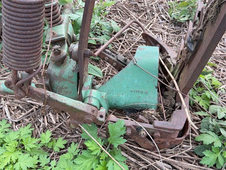 john-deere-350-sickle-mower-image-14