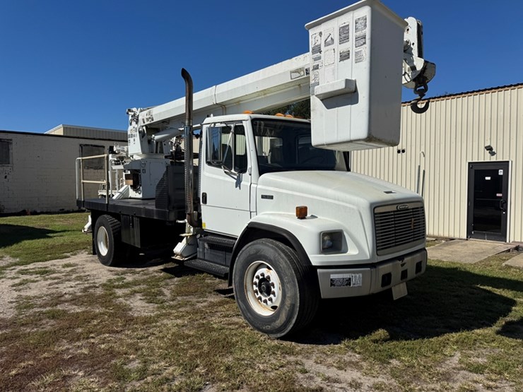 2000-freightliner-fl80-bucket/boom-truck---cat-3126-diesel---spicer-6-speed-manual---miles-unknown-image-2